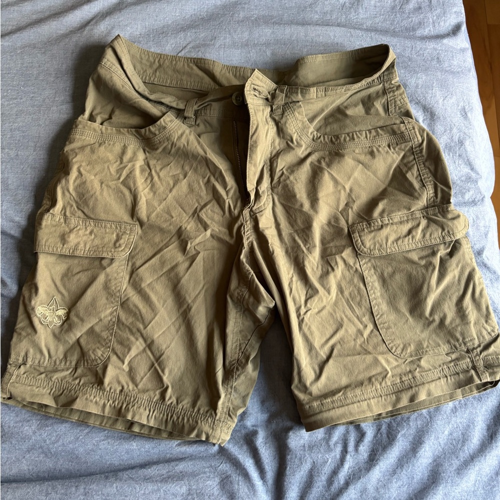 Men's Tan Cargo Shorts with Embroidered Patch